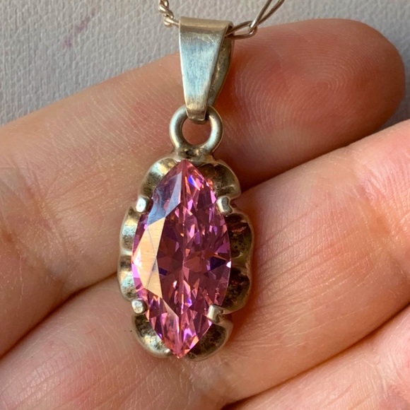VINTAGE NAVETTE PINK ICE CZ PENDANT W/ FIGARO CHAIN 925 STERLING MADE IN MEXICO - Picture 5 of 16